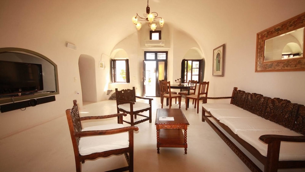 lava suites and lounge
