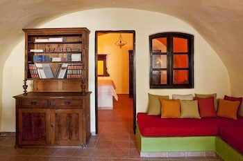 lava suites and lounge