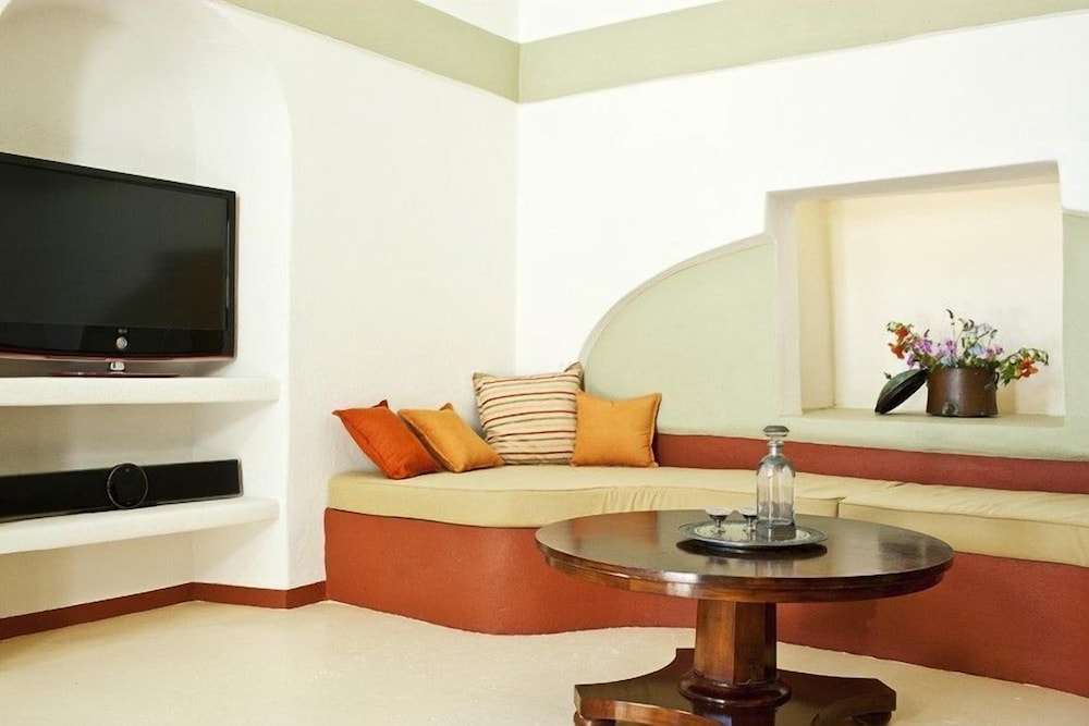 lava suites and lounge