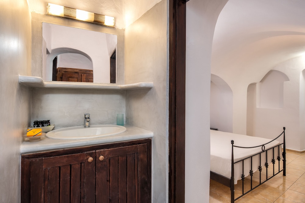 lava suites and lounge