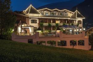 Romantik Hotel Alpenblick "Mein Ferienschlössl In Tirol",,4 star