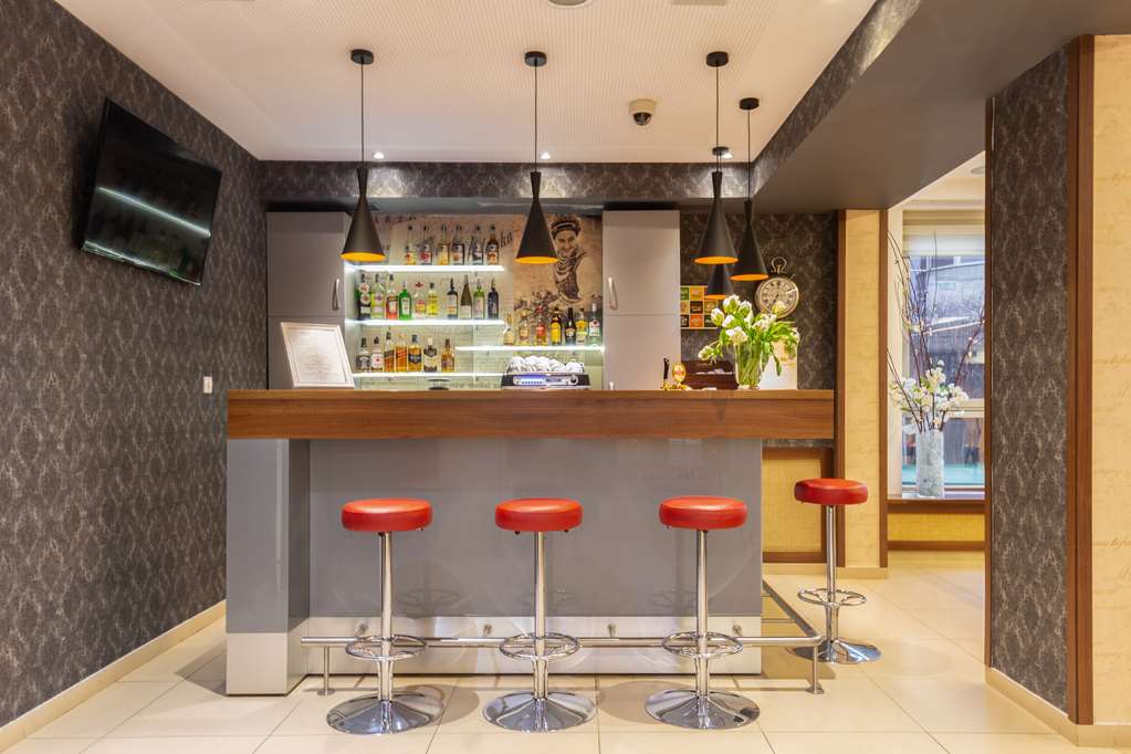 hotel poleczki warsaw airport