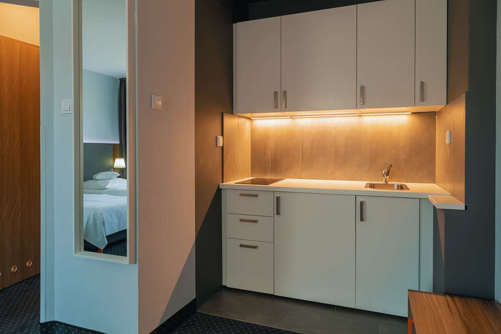 hotel poleczki warsaw airport