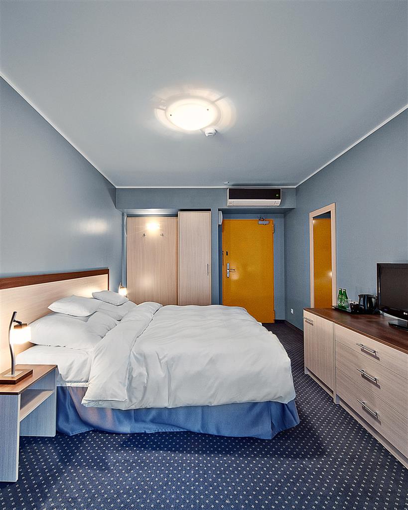 hotel poleczki warsaw airport
