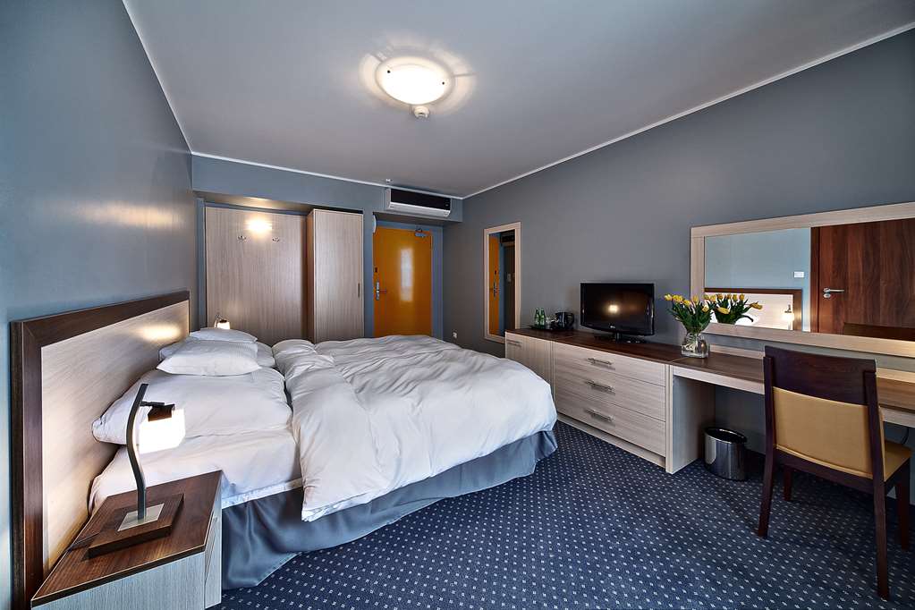 hotel poleczki warsaw airport