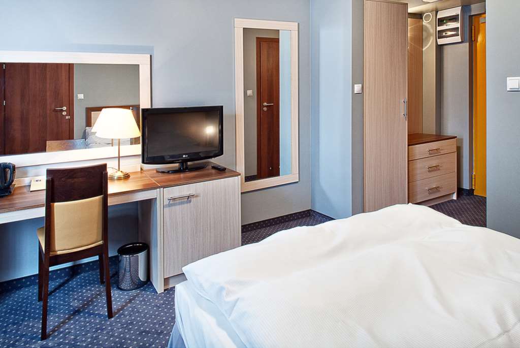 hotel poleczki warsaw airport