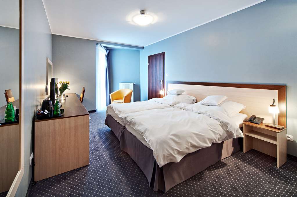 hotel poleczki warsaw airport