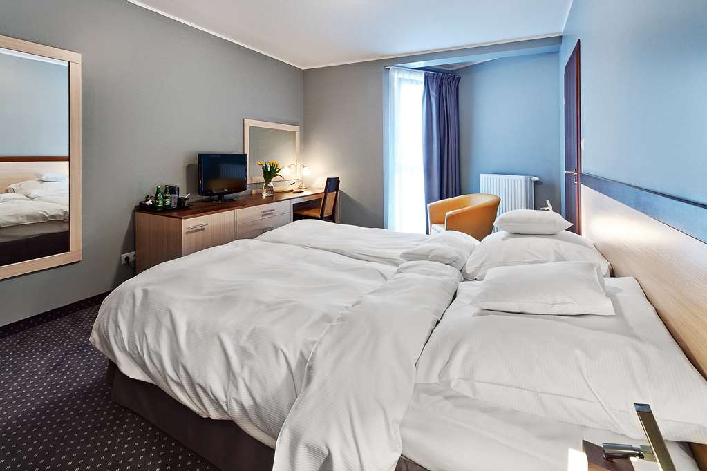 hotel poleczki warsaw airport