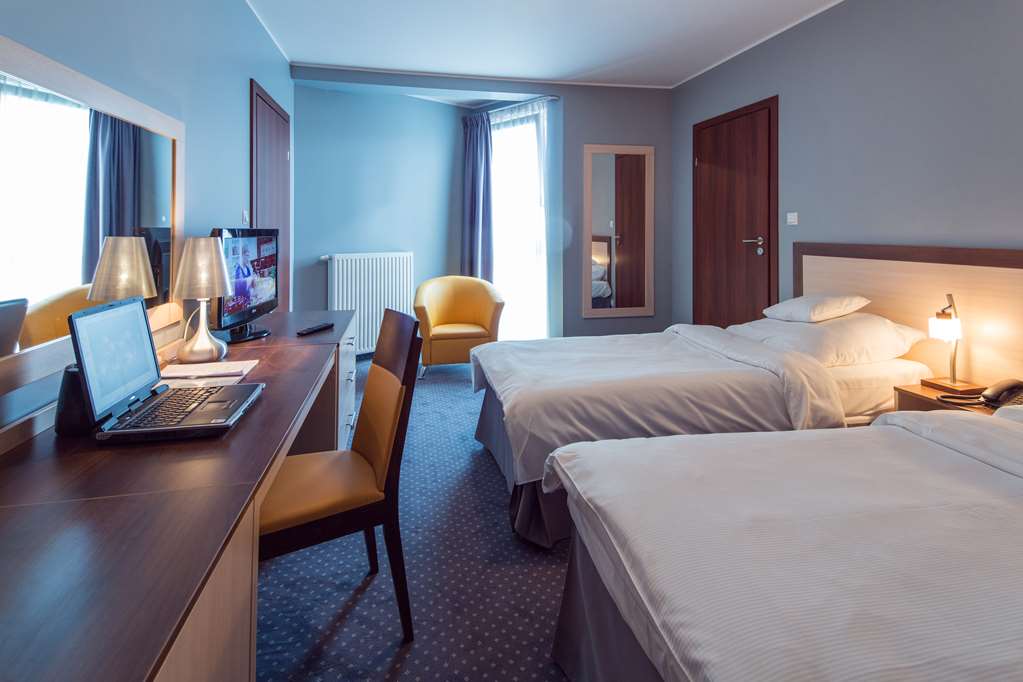 hotel poleczki warsaw airport