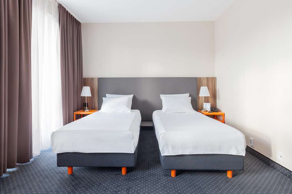 hotel poleczki warsaw airport