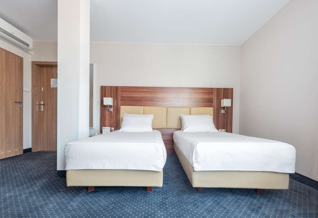 hotel poleczki warsaw airport