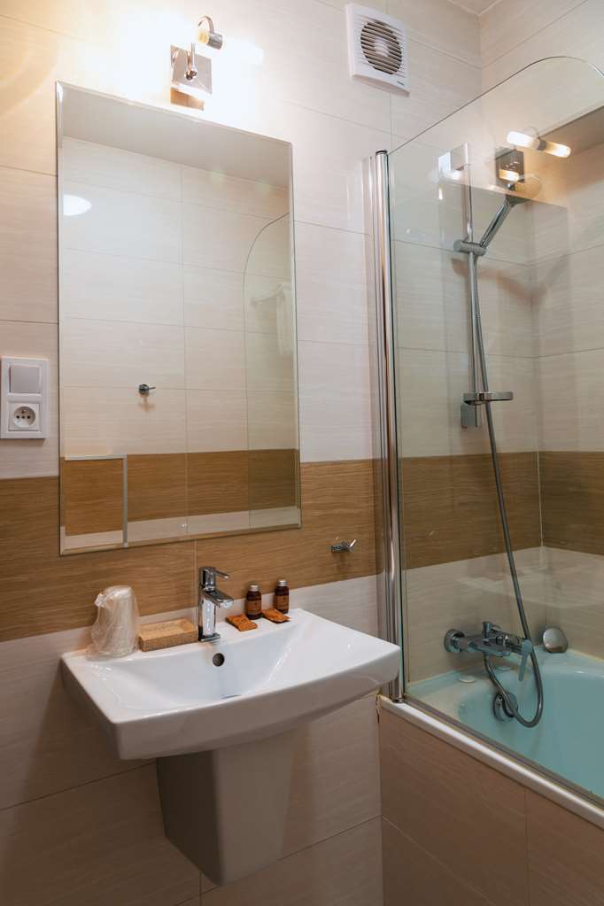 hotel poleczki warsaw airport