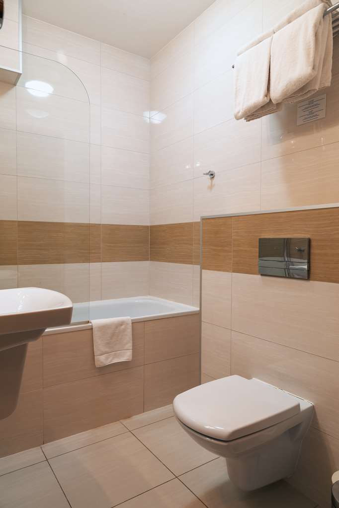 hotel poleczki warsaw airport