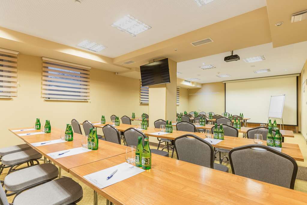 hotel poleczki warsaw airport