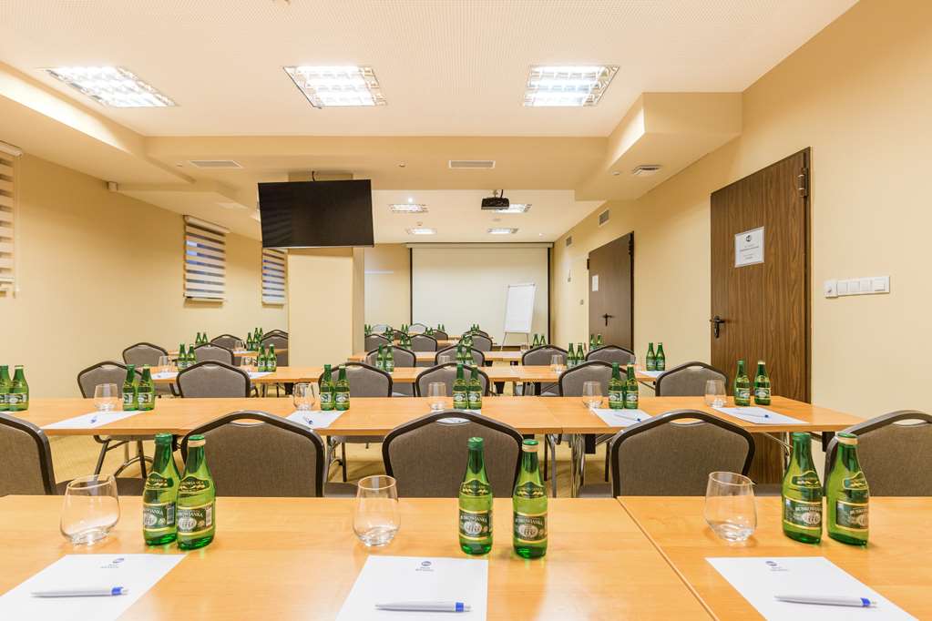 hotel poleczki warsaw airport