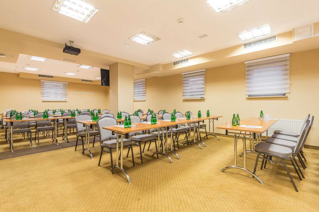 hotel poleczki warsaw airport
