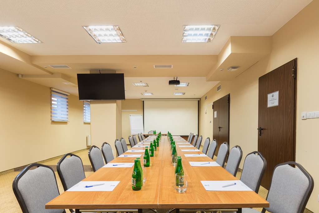 hotel poleczki warsaw airport
