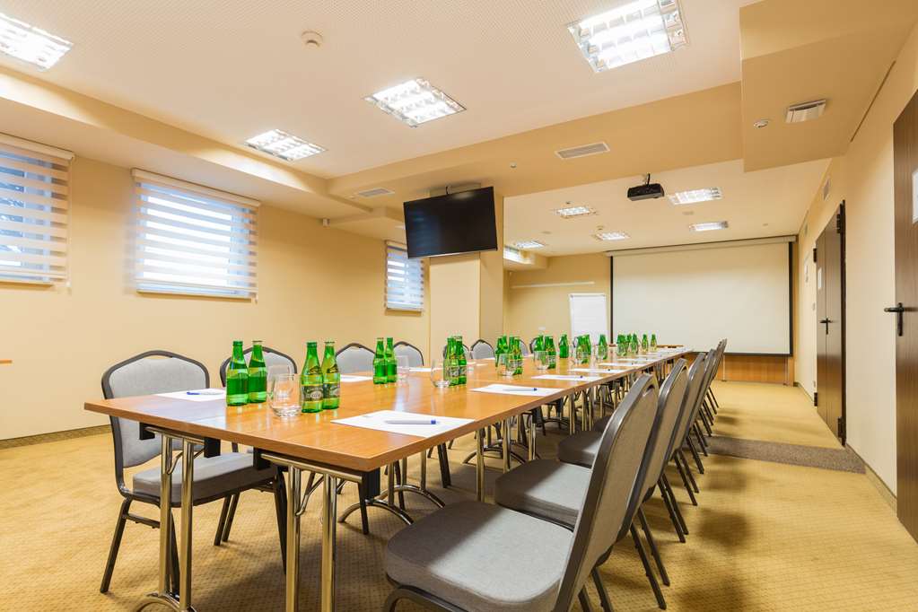 hotel poleczki warsaw airport