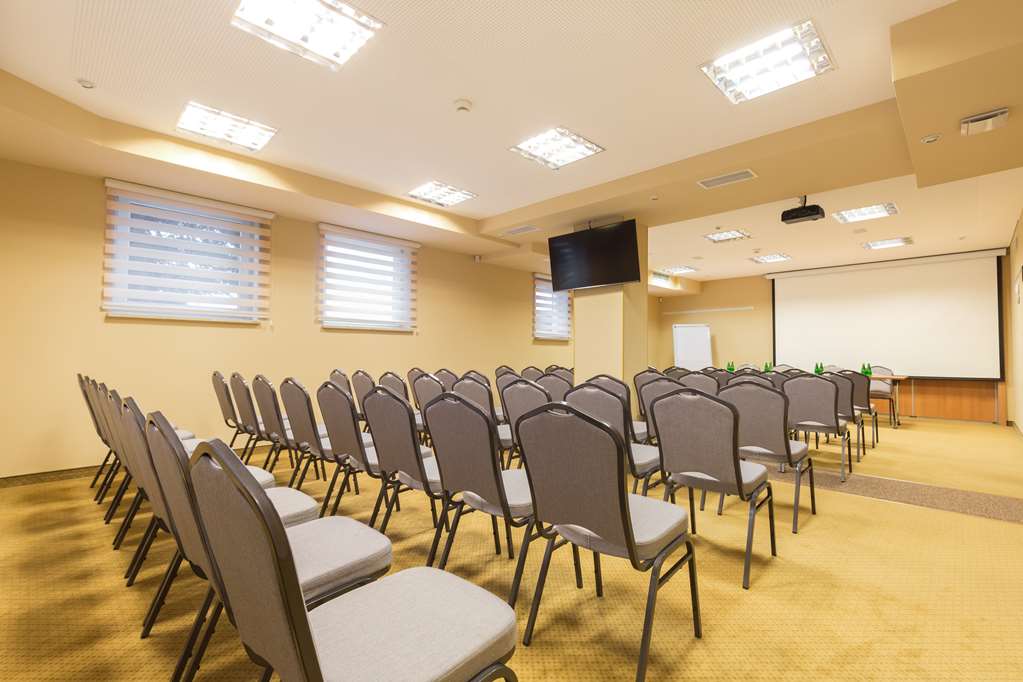 hotel poleczki warsaw airport
