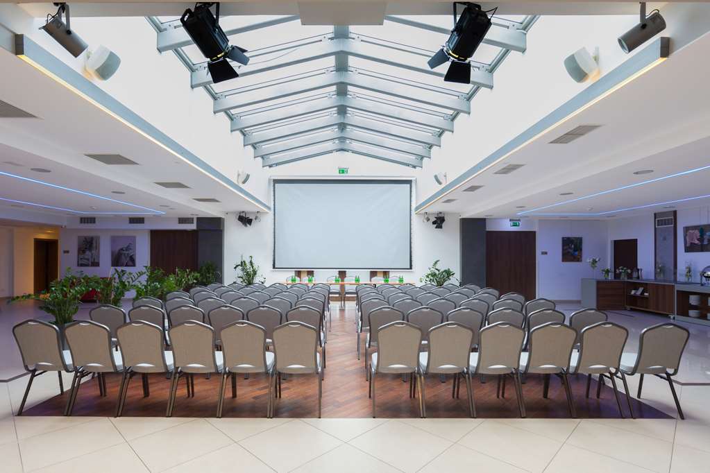 hotel poleczki warsaw airport