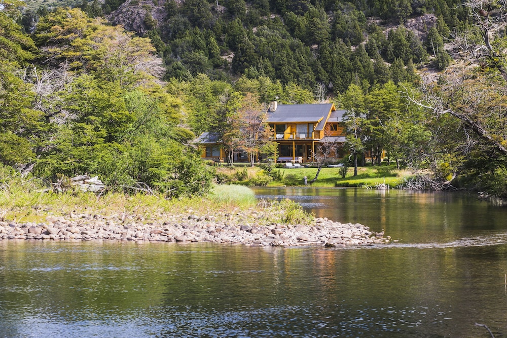 rio hermoso hotel de montana