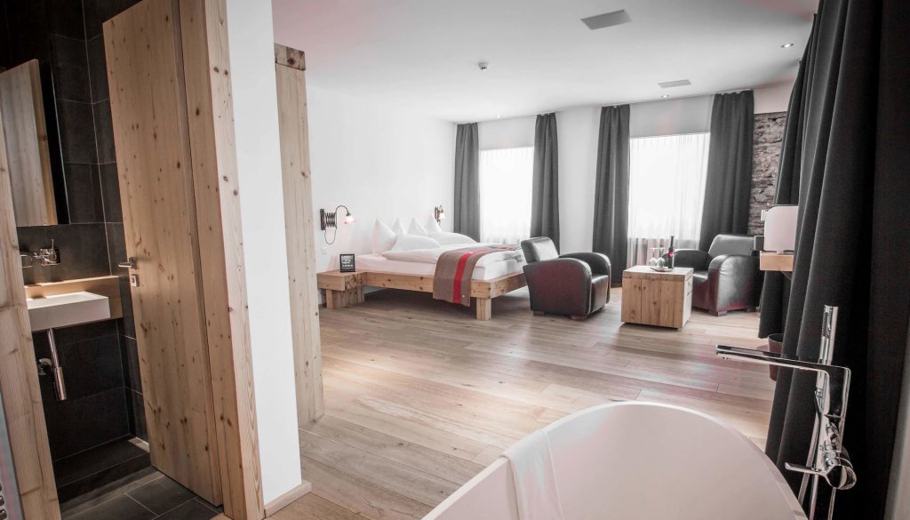 the dom hotel