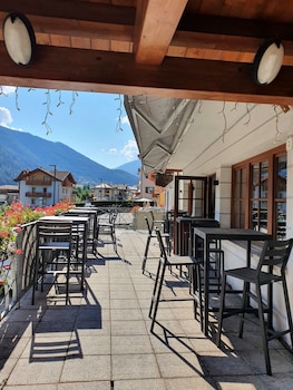 Hotel Pezzotti,Italian Alps>>Commezzadura,3 star