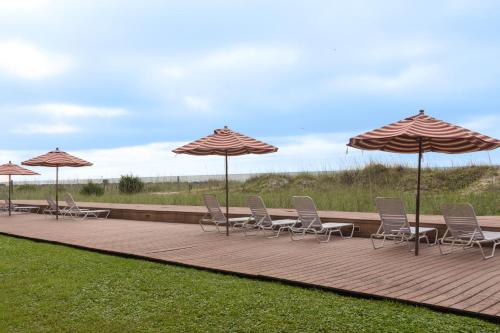 peppertree by the sea