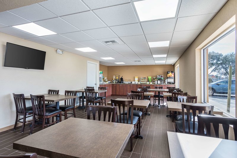 quality inn and suites heritage park