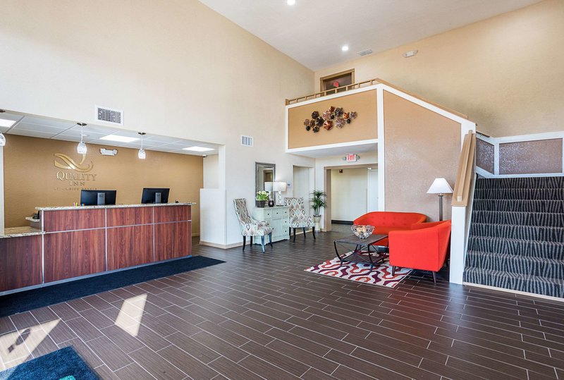 quality inn and suites heritage park