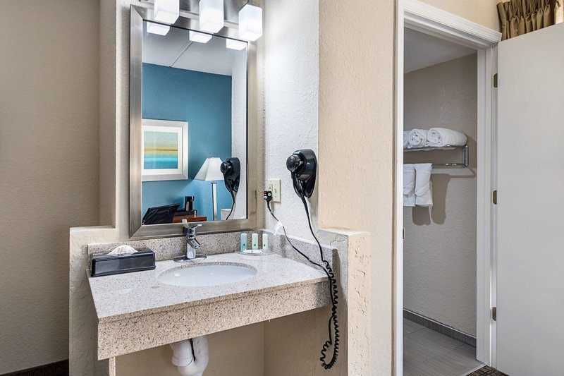 quality inn and suites heritage park