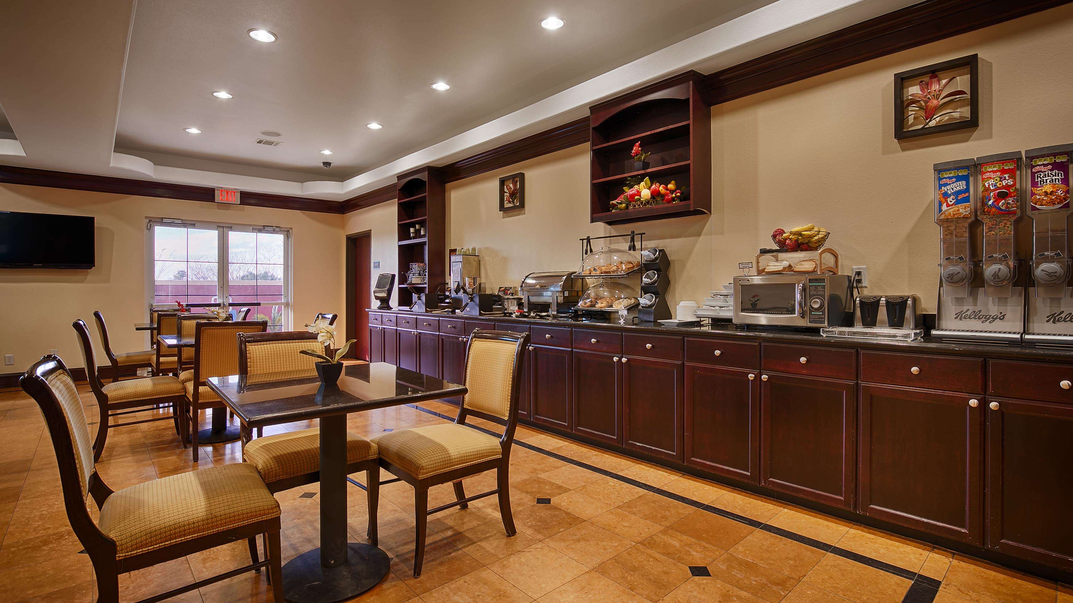 best western plus manvel inn and suites
