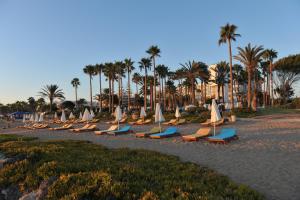leonardo cypria bay