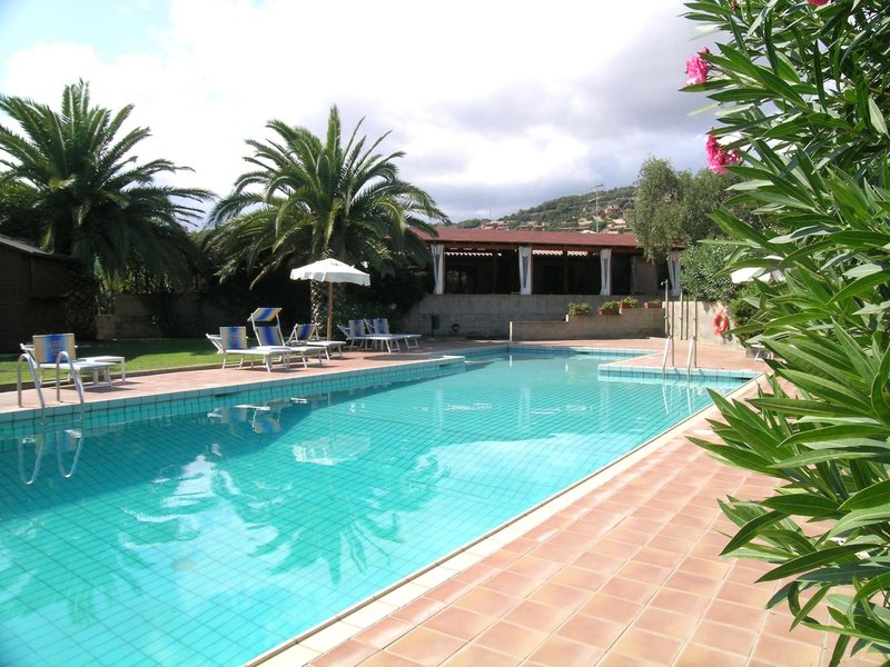albaruja hotel