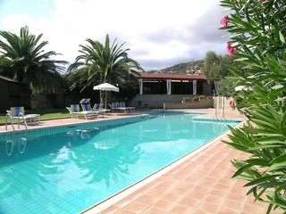 albaruja hotel