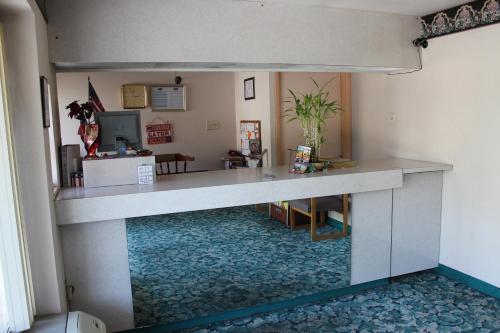 travelers inn