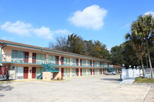 travelers inn