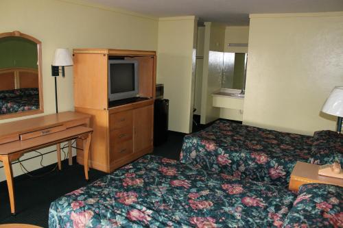travelers inn