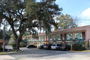 travelers inn