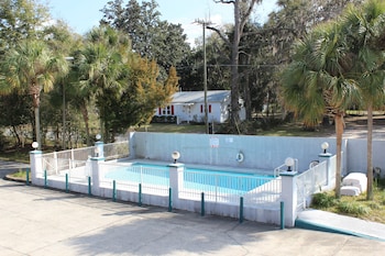 travelers inn