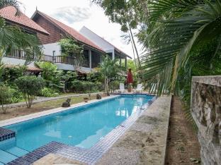 villa molek adults only