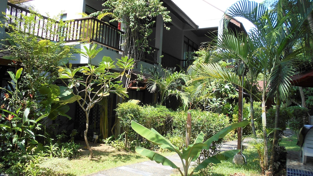 villa molek adults only