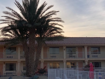 calipatria inn and suites