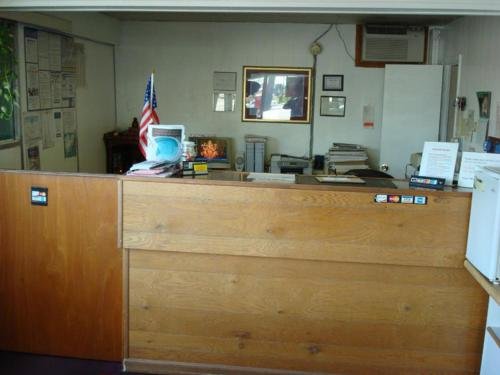 gray plaza motel