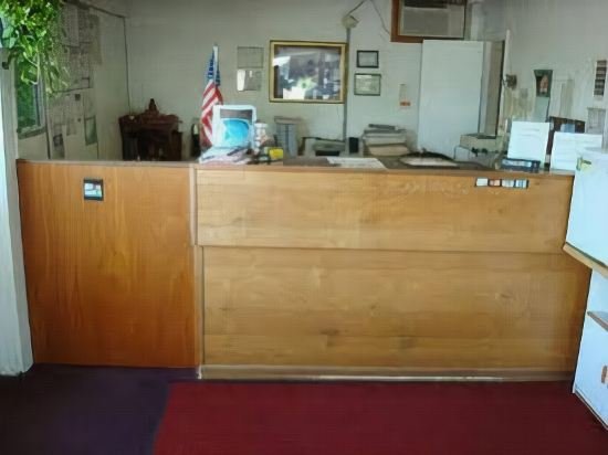 gray plaza motel