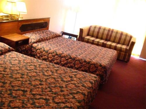 gray plaza motel