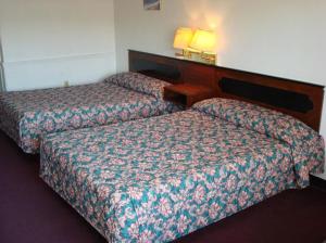 gray plaza motel