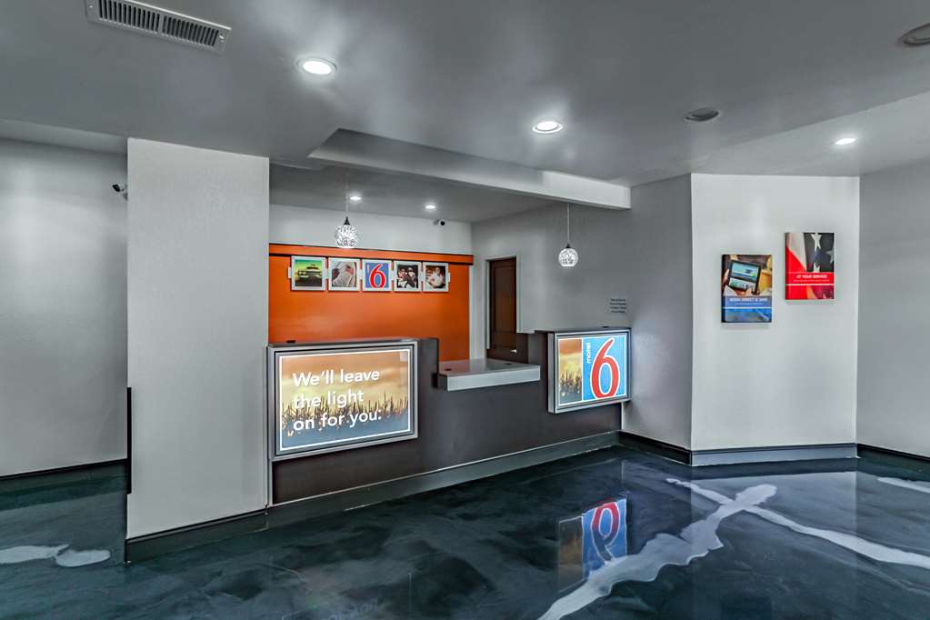 motel 6 augusta ks