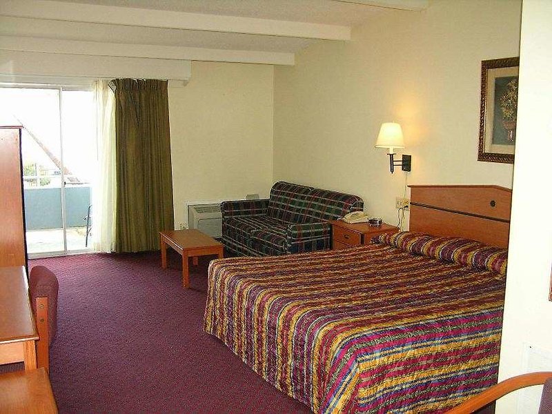 Crystal Inn Neptune,Neptune City>>Asbury Park,2 star