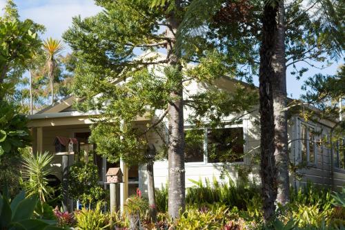 tatahi lodge beach resort